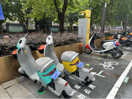 貓先生智能電動(dòng)車無線充電樁合作，垃圾分類設(shè)備廠家